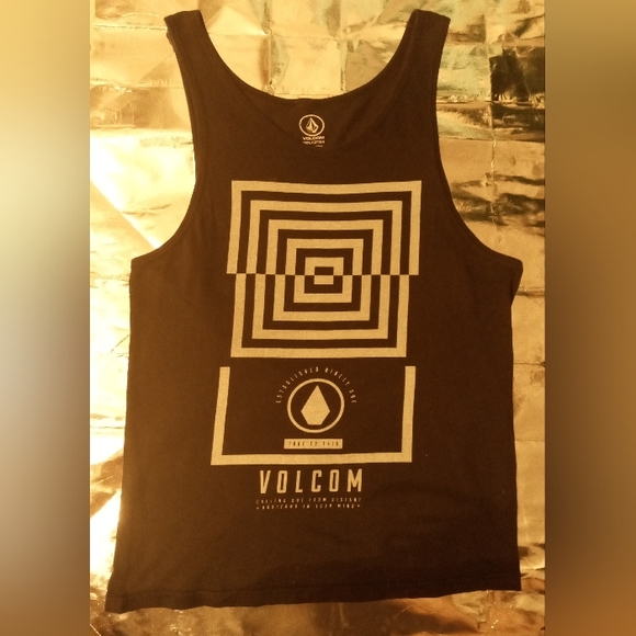Volcom women's size small tank top. - Picture 3 of 8